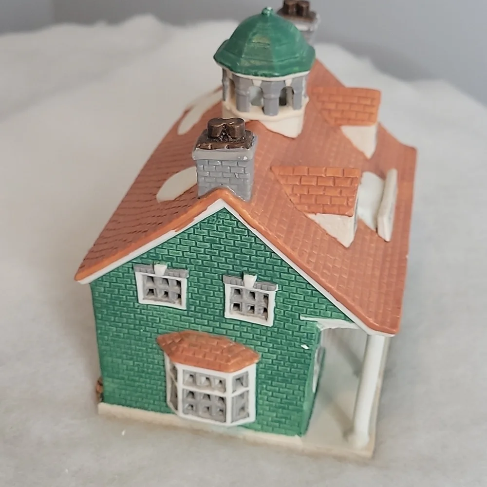 1993 Vintage Lemax Dickensvale Collectibles Town Hall Lighted House 35090